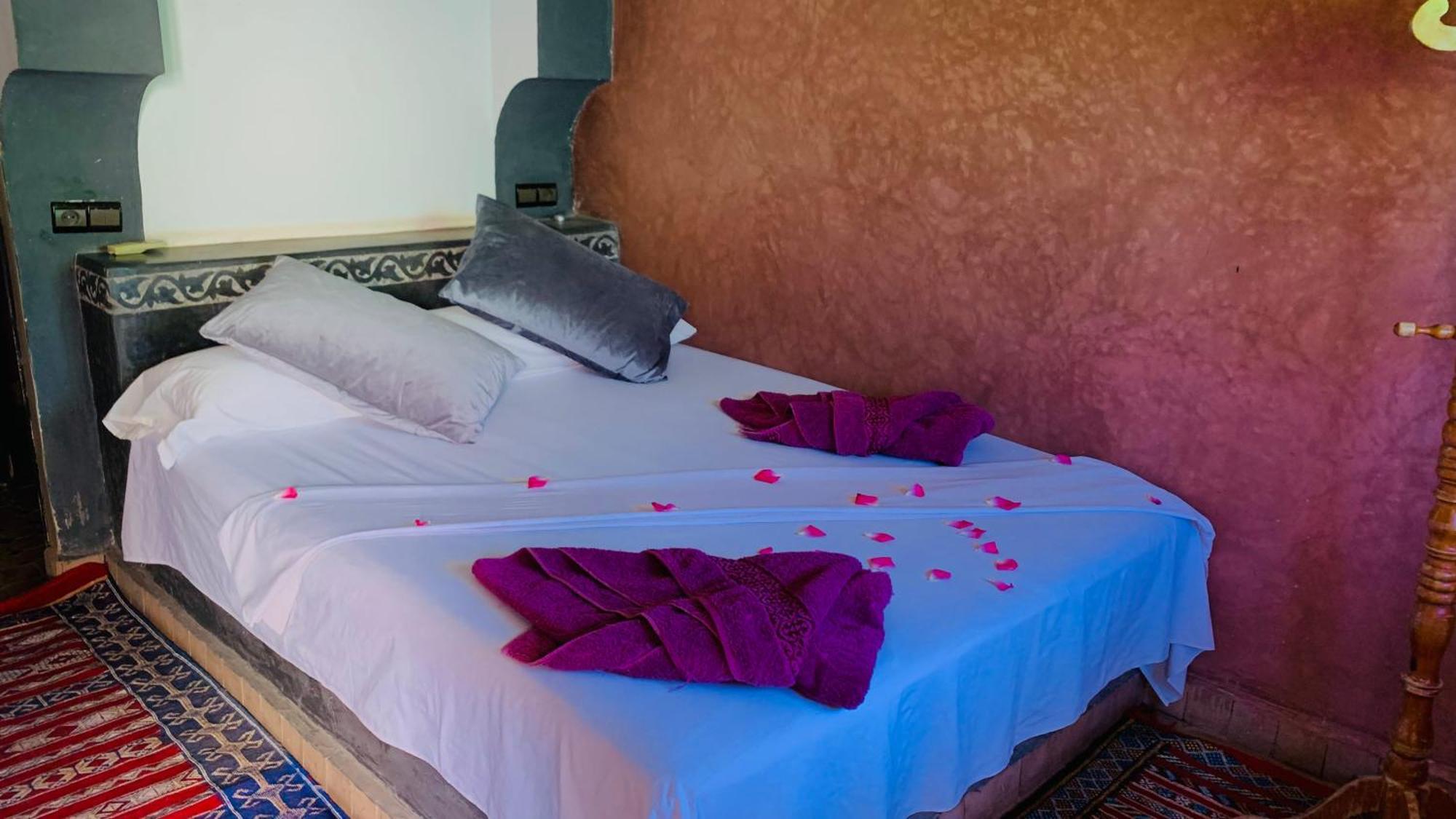 Hotel Restaurant La Kasbah タンギール エクステリア 写真
